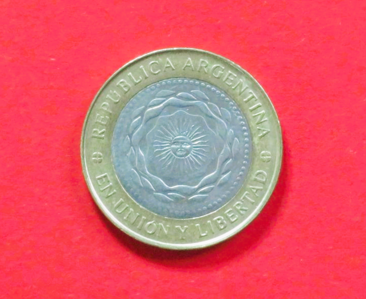 Argentina:  2 Pesos, 2010+, circulated (used / xf), # 176
