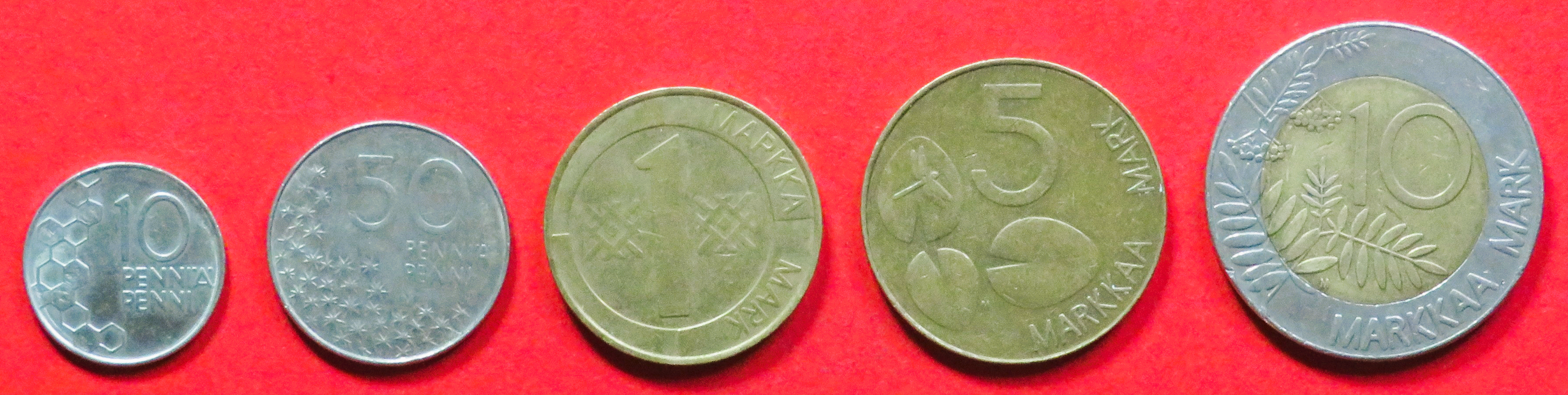 Finnland - Set 2: 10/50 Penniä + 1/5/10 Markkaa, 1990-2001, gebraucht (used / ss), # 67-71