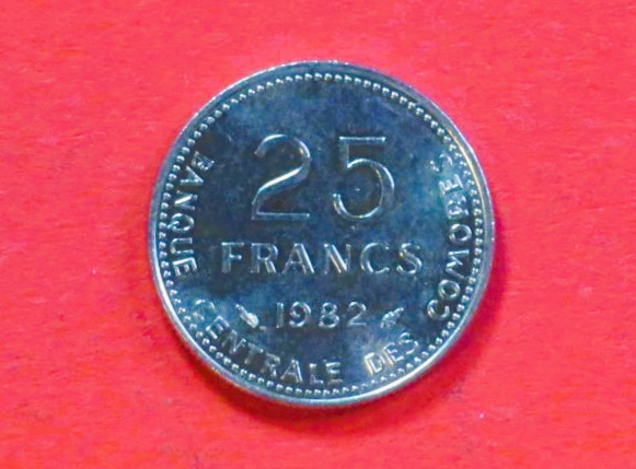 Komoren:  25 Francs, 1982, gebraucht (used / vz), # 17