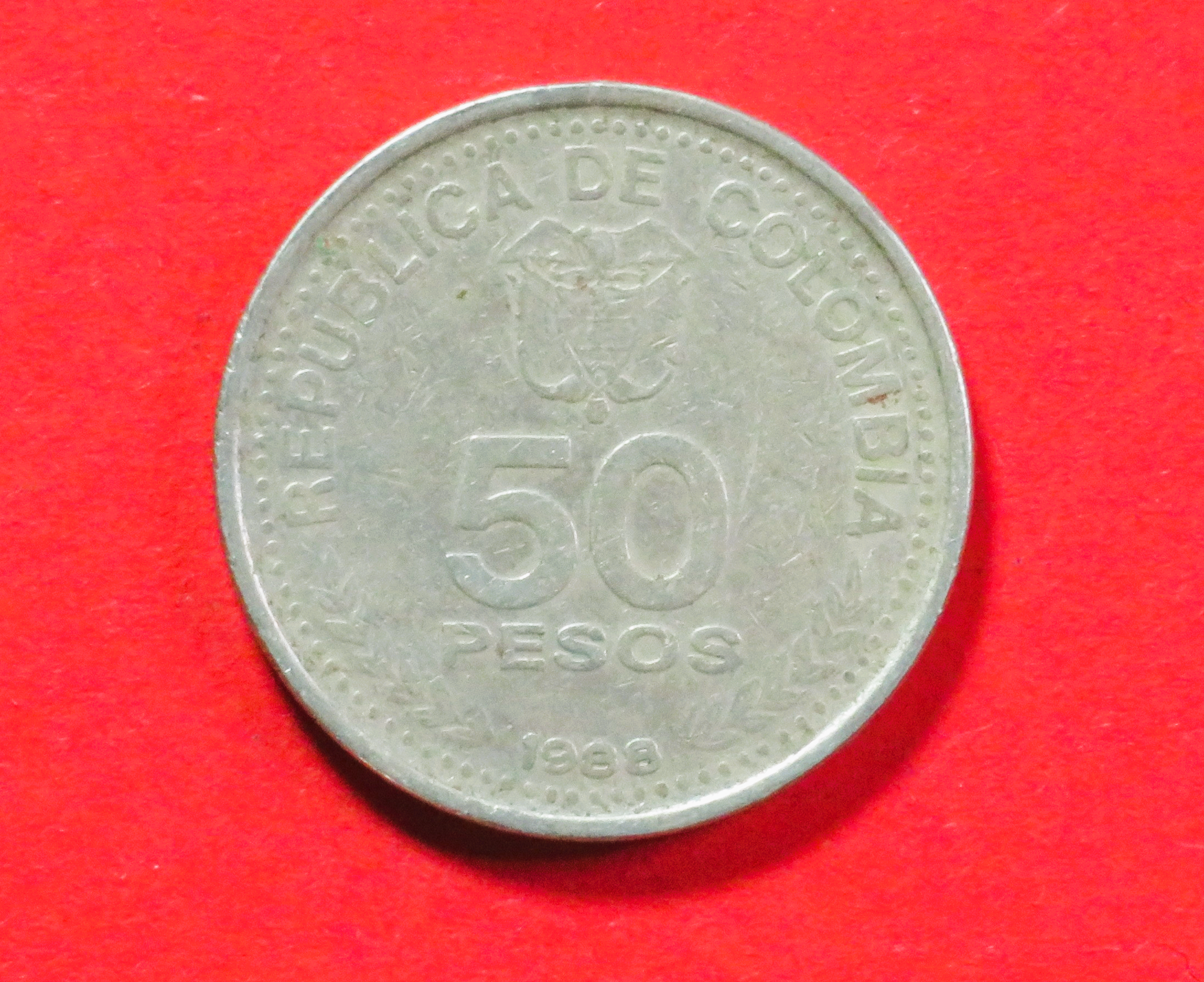 Kolumbien:  50 Pesos, 1986-1989, gebraucht (used / ss), Gedenkausgabe, # 99