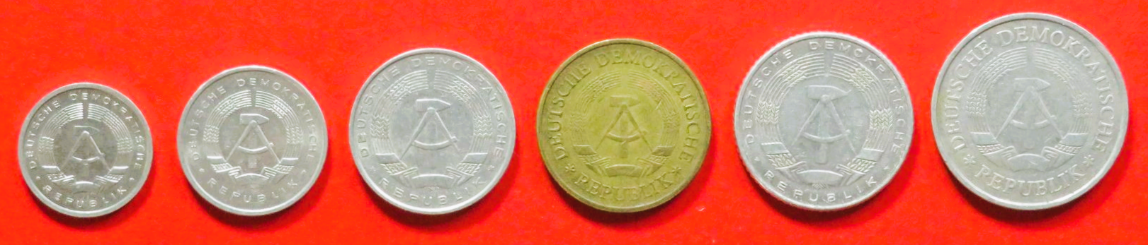 DDR - Set 3: 1/5/10/20/50 Pfennig + 1 Mark, 1958-1990, gebraucht (used / ss), # 8-12/15