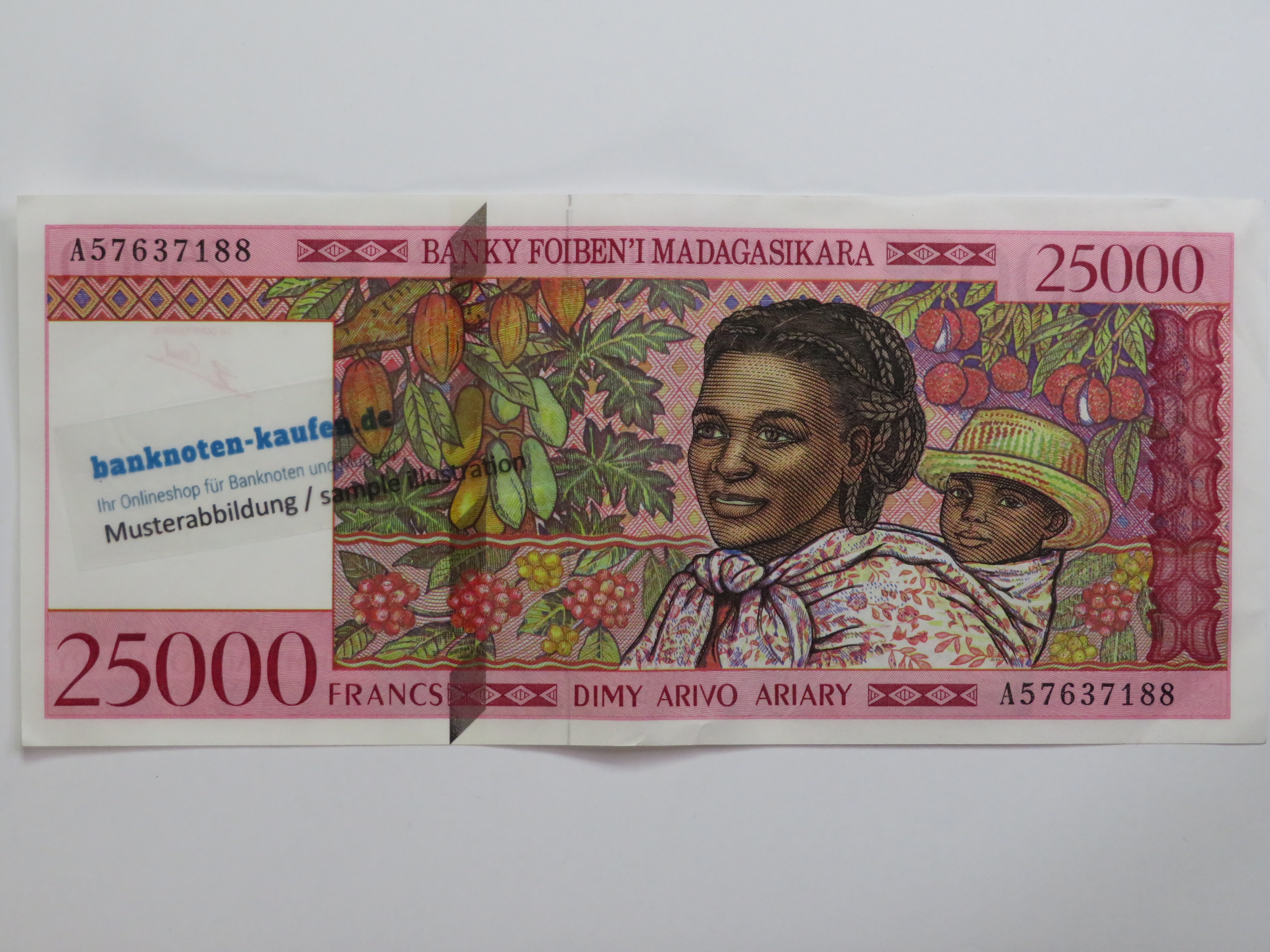 Madagaskar - 25,000 Francs, 1998ND, USED (VF+/ XF-), P-82