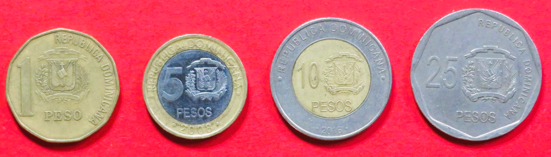 Dominikanische Republik - Set 3: 1/5/10/25 Pesos, 1997+, gebraucht (used / ss+), # 102a/149-151