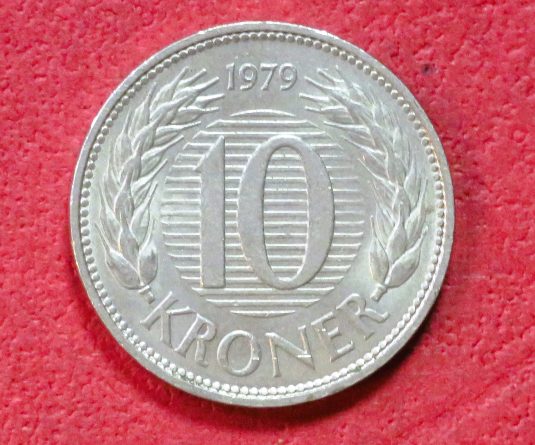 Denmark - EZM 5: 10 Kroner, 1979-88, circulated (USED / vf)