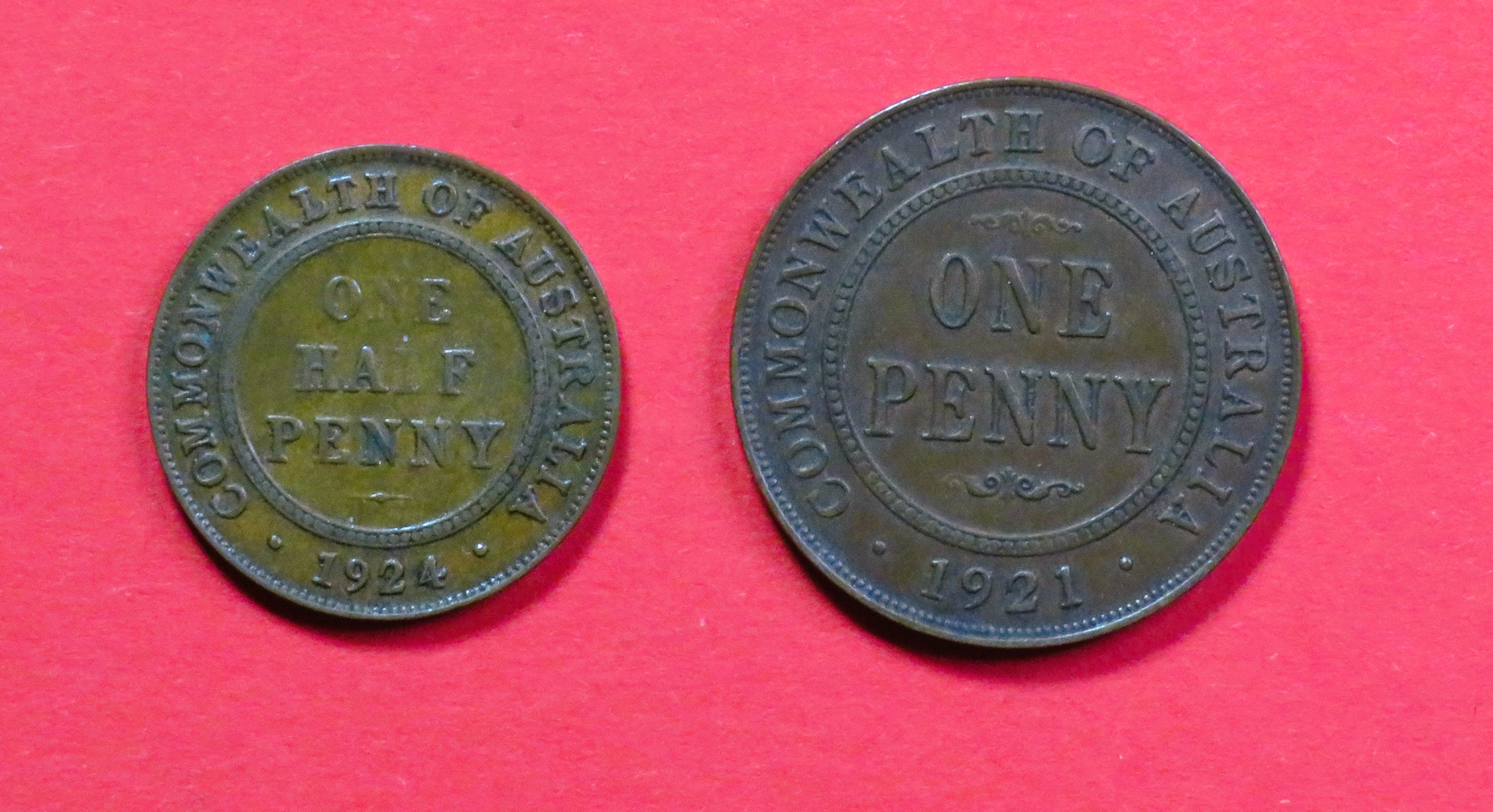 Australia, 1/2 + 1 Penny, 1924/1921, circulated (USED / vf), George V.