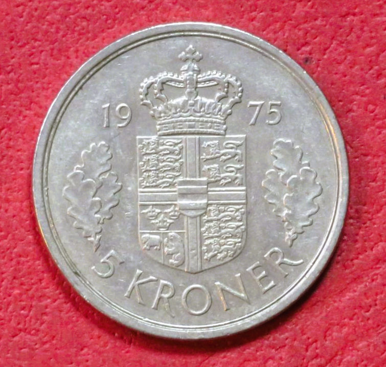 Denmark - EZM 4: 5 Kroner, 1973-88, circulated (USED / vf)